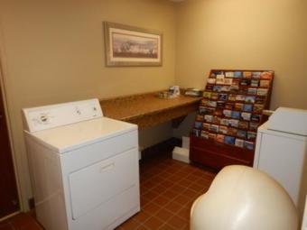 Hotel Baymont By Wyndham Rensselaer