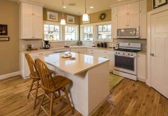 Creekside Retreat - Pine Meadow Village