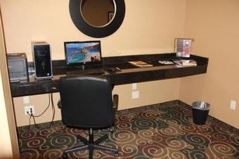 Hotel Castle Rock Inn & Suites - Quinter