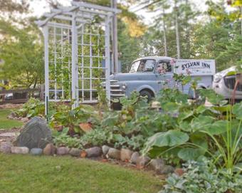 Sylvan Inn Bed & Breakfast