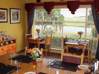 Hostal Waterfront Guest House