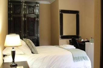 Hostal Micasa Sucasa Guesthouse