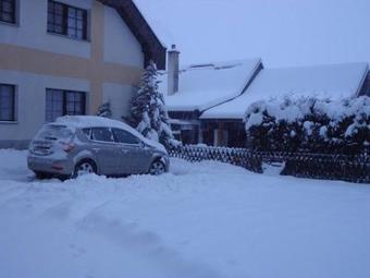 Hostal Penzion U Kostela Ml�ka