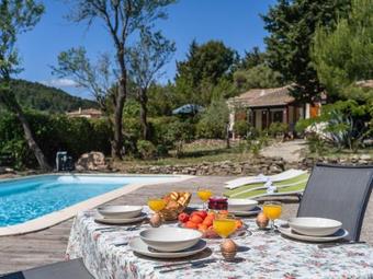 Spacious Villa With Private Pool In Montbrun-des-corbieres