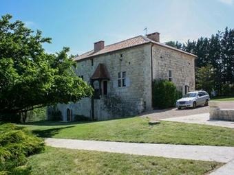 Pleasant Holiday Home In Saint-maurin With Garden