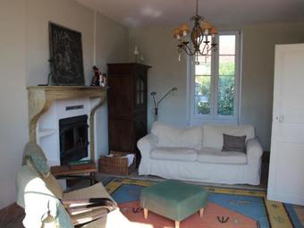 Spacious Country House On River In Channay