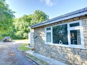 Peaceful Cottage In Begelly With Fireplace