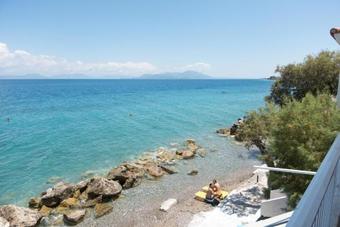 Spacious Apartment On The Beachfront