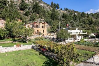 Ifigenia Theriso Village