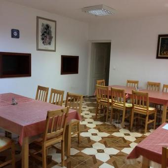 Hostal Artemisz Gasztro