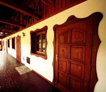 Hostal �cs�rdi T�panzi�