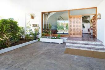 Hotel Capital O 9829 Meadow View Resort