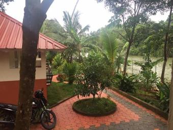 Hotel Kandamath Heritage Resort