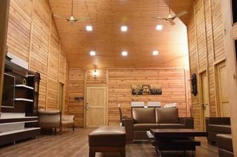 Hotel Luxury 5 Bhk Villa Surrounded By Beautiful Landscape Garden