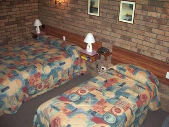 Park House Motor Inn