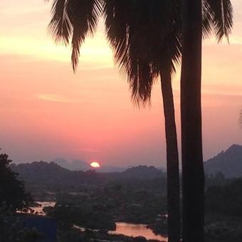 Hostal Archana Guest House River View