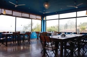 Hotel The Yellow Retreat