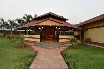 Hotel The Leelas Resort