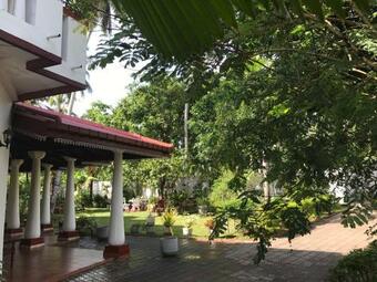 Apartamento Veyangoda Homestay