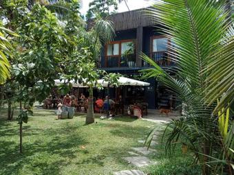 Hostal The Grove Restaurant And Rooms