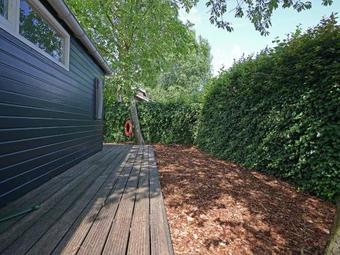 Stylish Bungalow In Reeuwijk With Private Garden