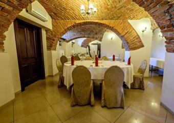 Hotel Dw�r Stary Chot�w