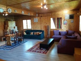 Hostal Pensiunea Poarta Lacului