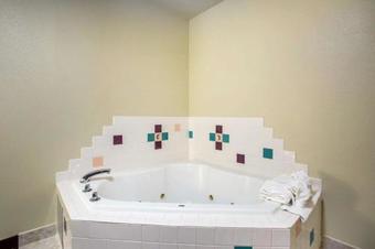 Hotel Comfort Inn & Suites