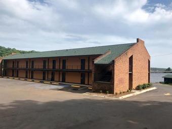 Hotel D?arbonne Lake Motel