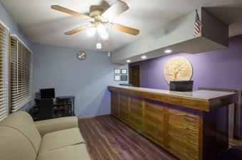 Posada Super 8 By Wyndham Williams