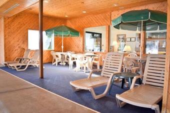 Hotel Americas Best Value Inn & Suites - Tahquamenon Country