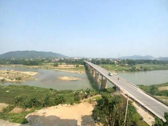 Thaihoa Riverside Hotel