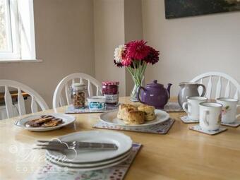 Pippins Loders, Bridport