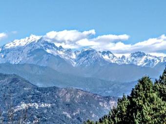 Hotel Pine Village Retreat