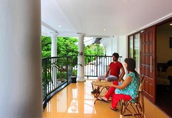 Hotel Anamthara River View Resort