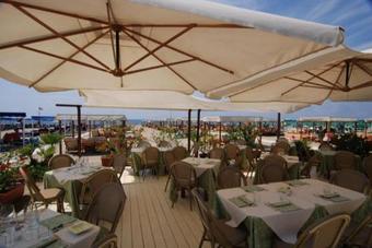 Marina Dei Ronchi Villa Sleeps 14 Pool Air Con Wifi