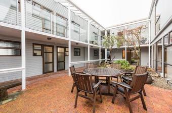 Motel Queen Street Studios