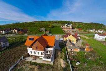 Hostal Casa Alb? -feh�r H�z