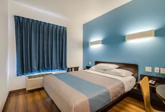 Hotel Motel 6 Poplar Bluff