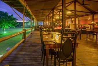 Hotel Nkambeni Safari Camp