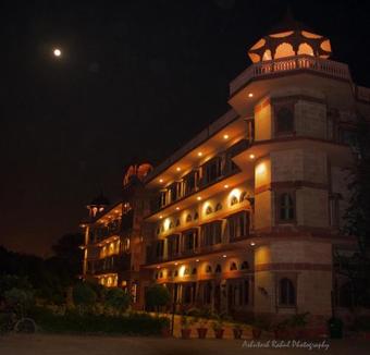 Hotel Umaid Lake Palace - An Organic Retreat