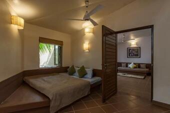 Villa Saffronstays Chirebandi