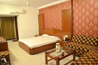 Hotel Raj Residency