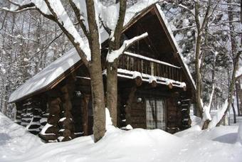 Apartamento White Tree Log House Madarao Tangram