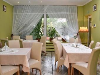 Hotel ?nie?nik (dawniej Marhaba)