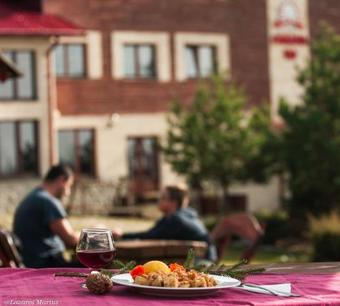 Hotel Complex Turistic Alpina Blazna Sant