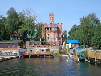 Apartments Castle On Uvildy Lake