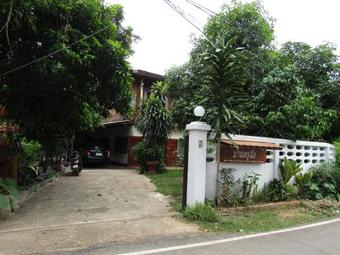 Hostal Ban Kru Ching Guesthouse