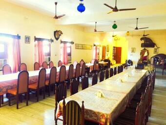 Hotel Ishwari Niwas Palace