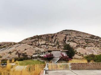 Hotel Amritara Jawai Sagar Pali